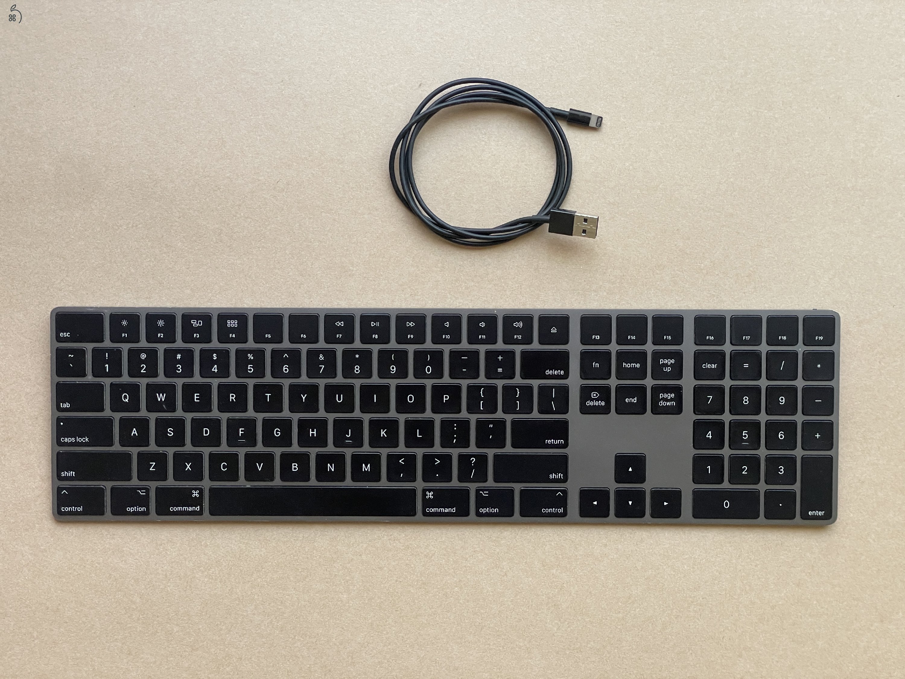 Apple Magic Keyboard Numerikus (A1843) angol, asztroszürke
