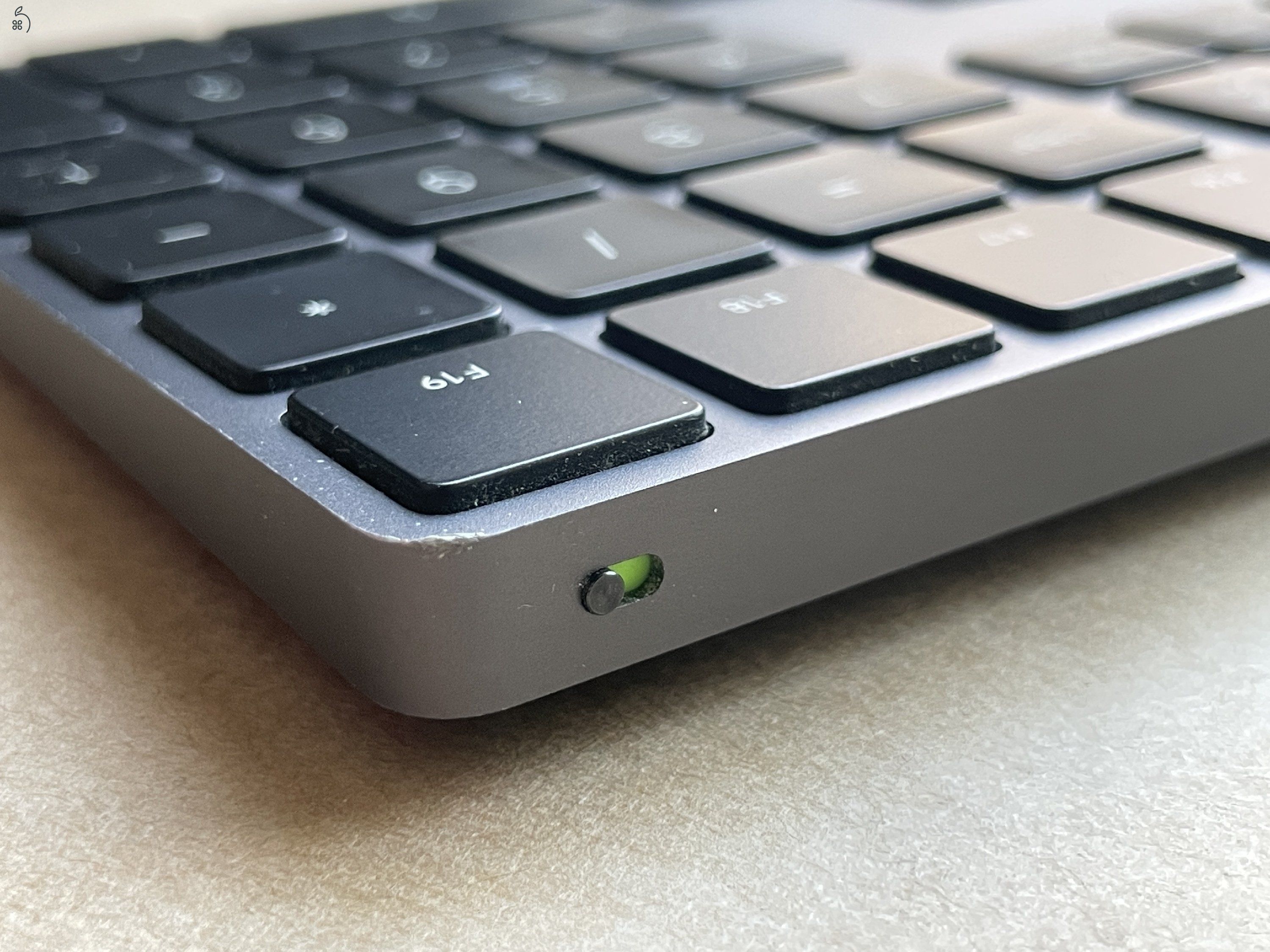Apple Magic Keyboard Numerikus (A1843) angol, asztroszürke