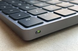 Apple Magic Keyboard Numerikus (A1843) angol, asztroszürke