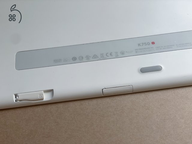 Logitech K750 Solar Mac billentyűzet