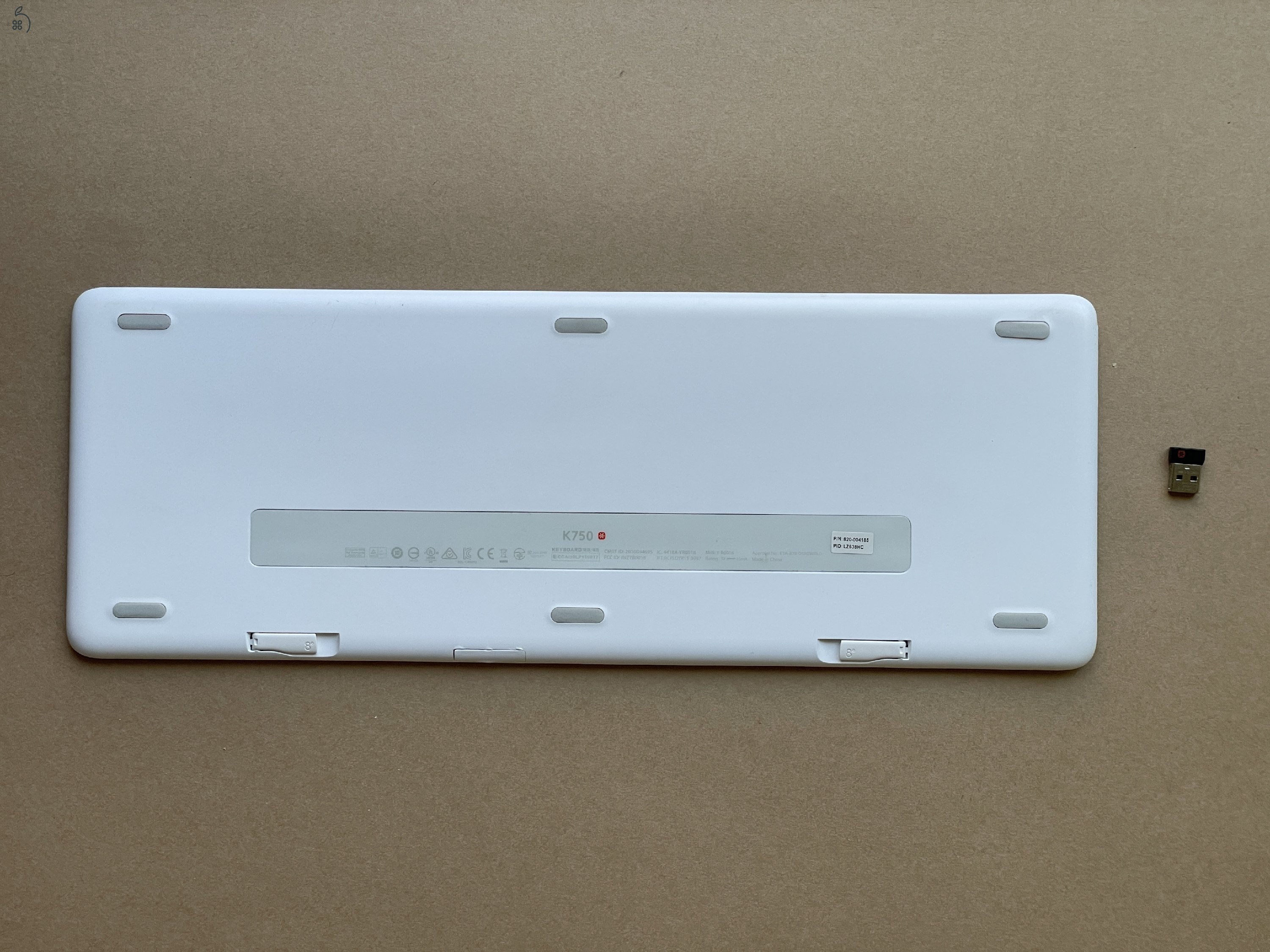 Logitech K750 Solar Mac billentyűzet