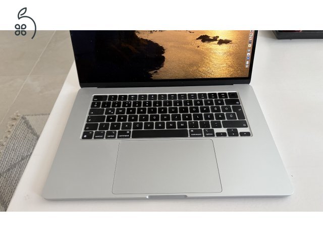 Macbook Air (2) 15