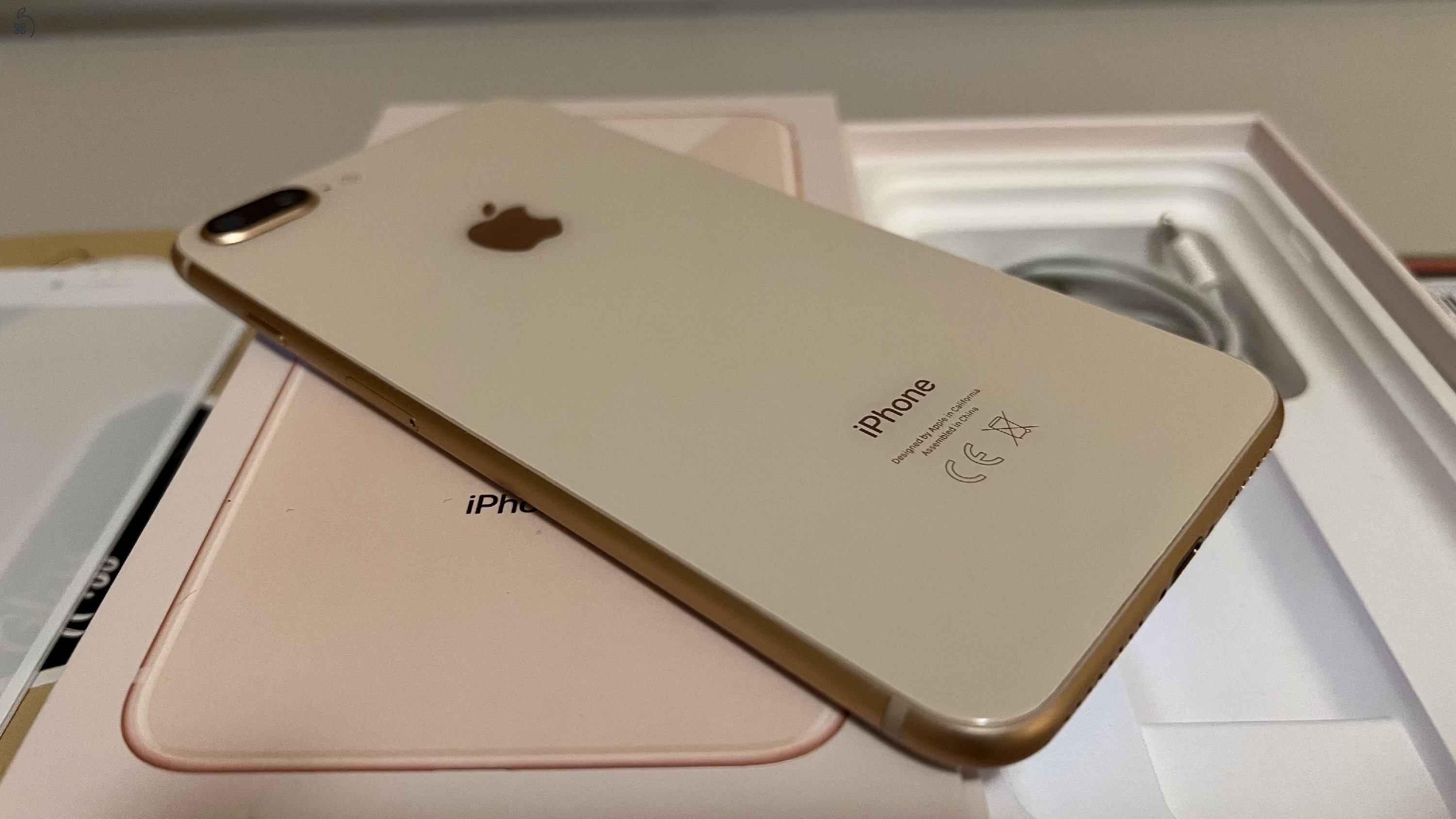 Iphone 8 plus 64 GB, rose gold, 75%, dobozos + kiegészítők