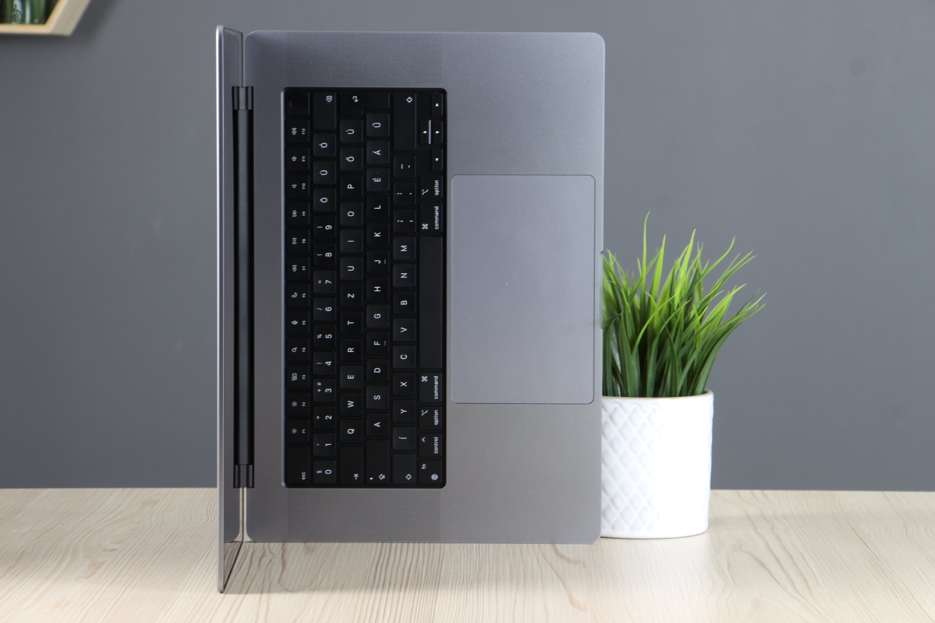 Apple Macbook Pro 16