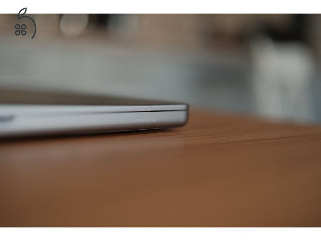  2021 MacBook Pro 14 1TB + M1 Pro NEM ALAP MODELL (10 magos CPU+ 16 magos GPU) MKGQ3MG/A 