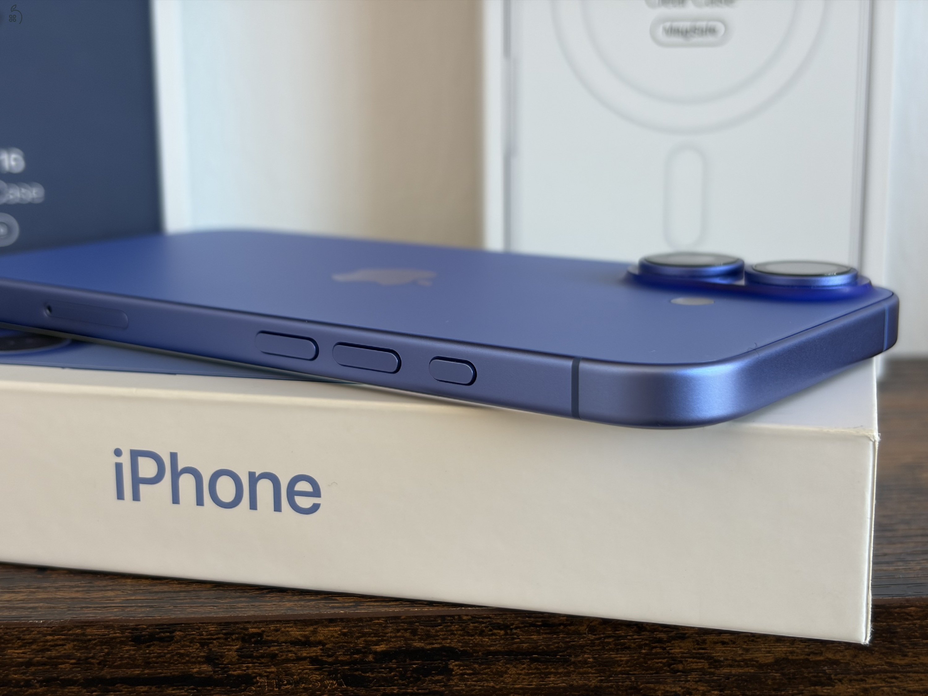 Makulátlan iphone 16 - garanciával, extrákkal