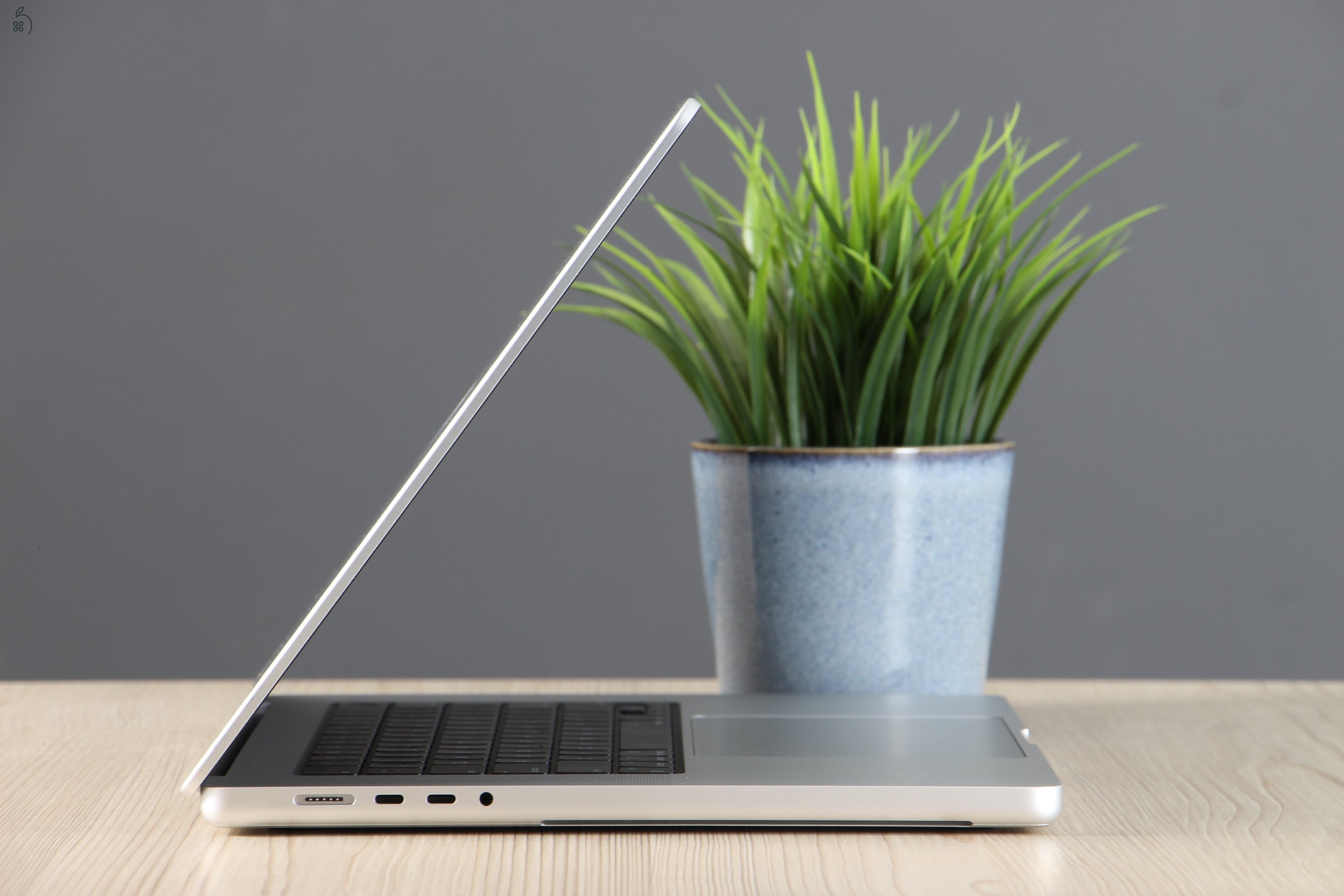 Apple Macbook Pro 16