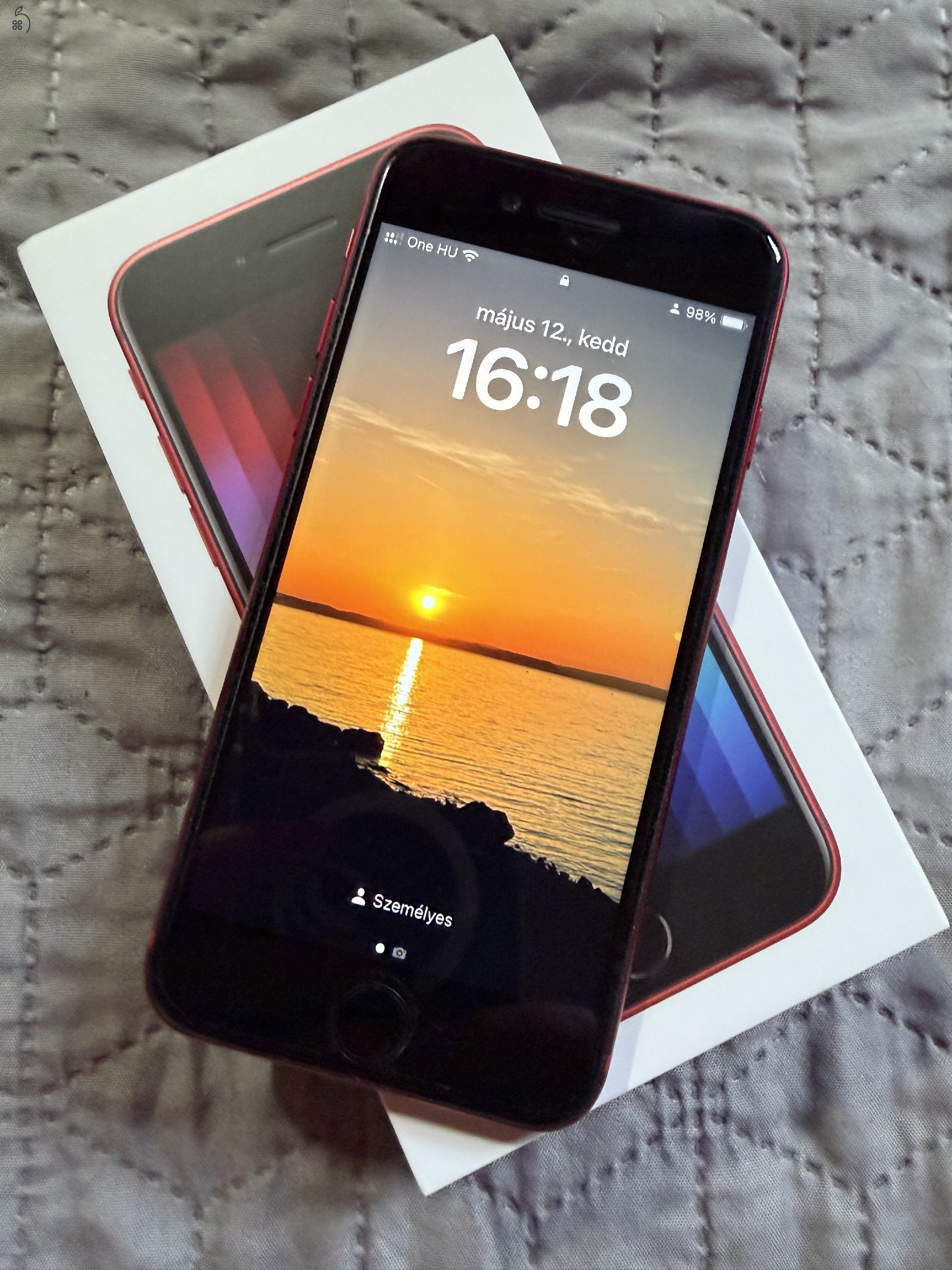 ELADÓ iPhone SE 3Gen (2022), red, 64Gb