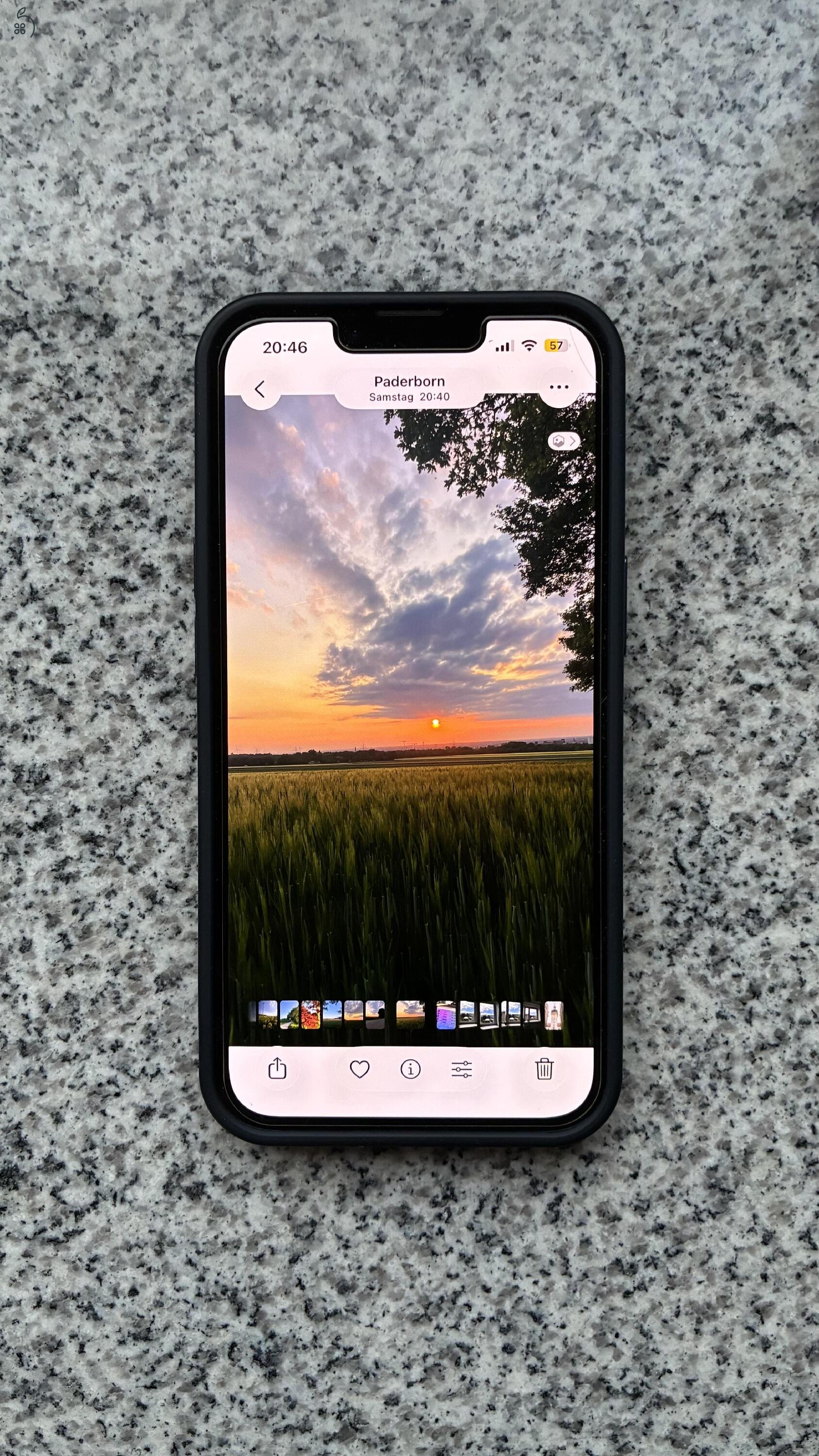 Apple iPhone 13 128 GB Midnight 85% Akku