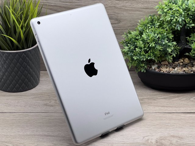 iPad 9th Silver 256GB 2 ÉV Garanciával 95%