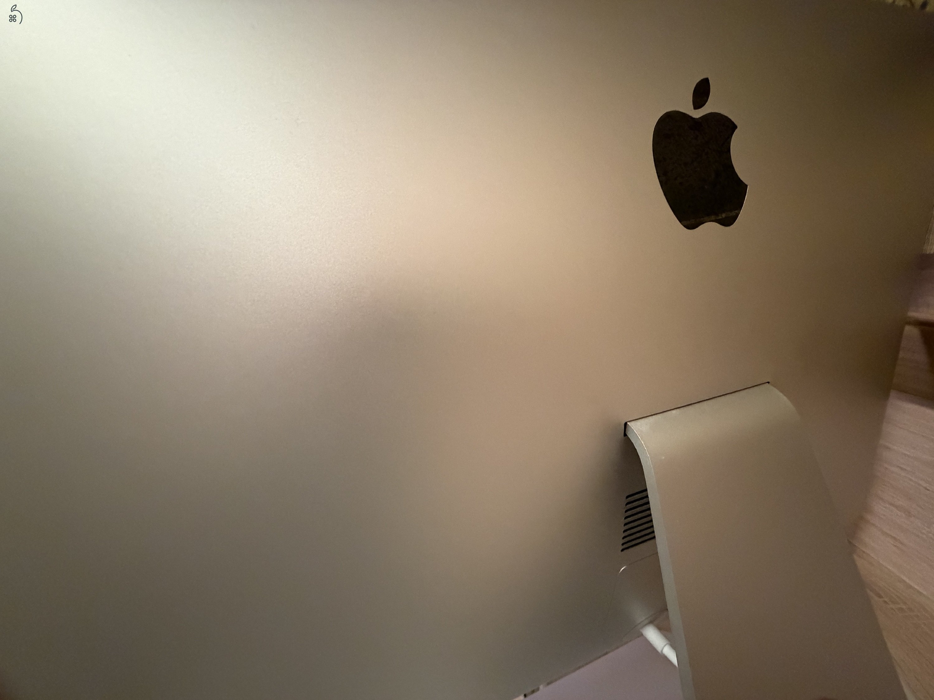 iMac (27” Retina 5K monitor, 4 GHz Quad-Core Intel Core i7 processzor, 64 GB 1867 MHz DDR3 memória, AMD Radeon R9 M395X 4 GB grafikus kártya, 1TB SSD, Late 2015)