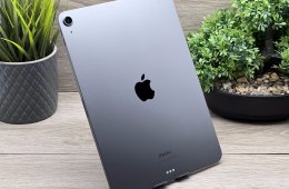 Hibátlan iPad Air 5th Space Gray 64GB 2 ÉV Garanciával