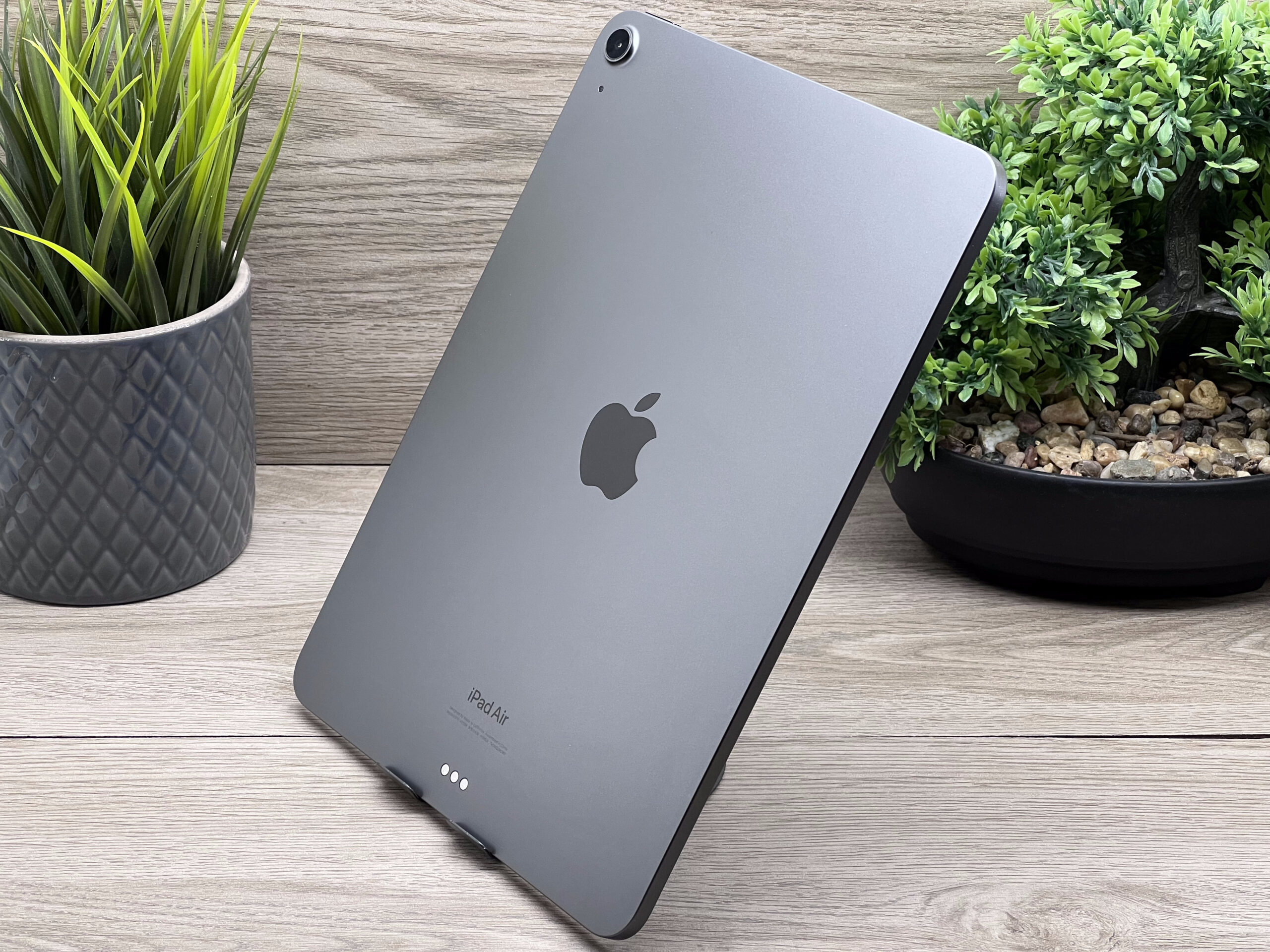 Hibátlan iPad Air 5th Space Gray 64GB 2 ÉV Garanciával