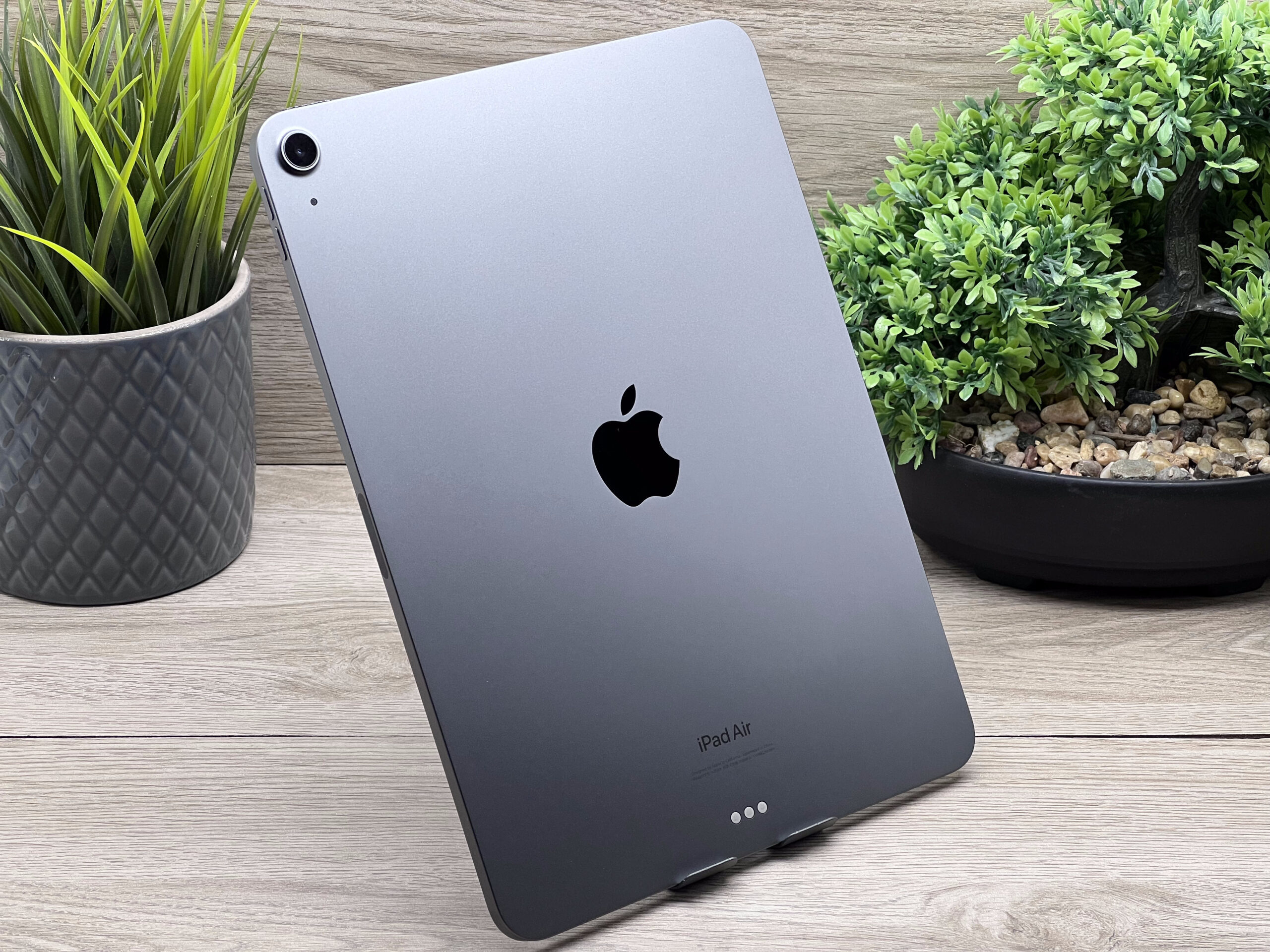 Hibátlan iPad Air 5th Space Gray 256GB 2 ÉV Garanciával 95%