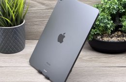 Hibátlan iPad Air 5th Space Gray 256GB 2 ÉV Garanciával 95%
