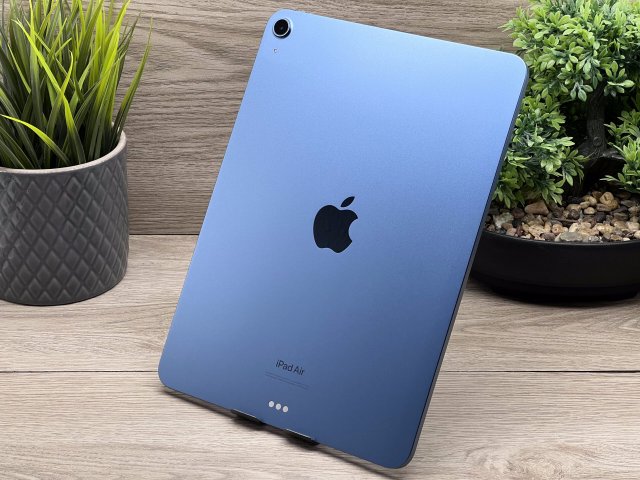 Hibátlan iPad Air 5th Blue 256GB 2 ÉV Garanciával 98%