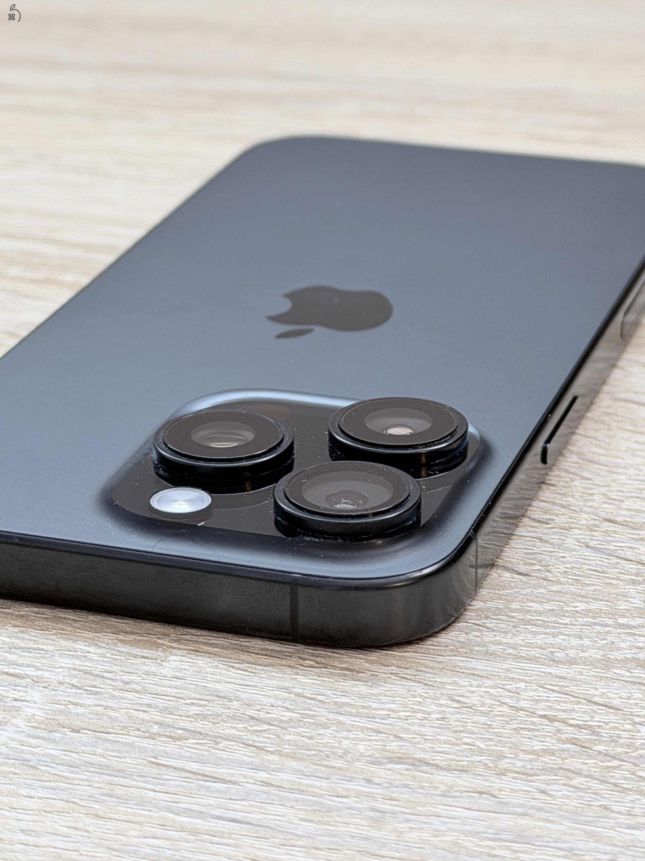 Újszerű, garanciális iPhone 16 Pro 128GB fekete titán mobiltelefon