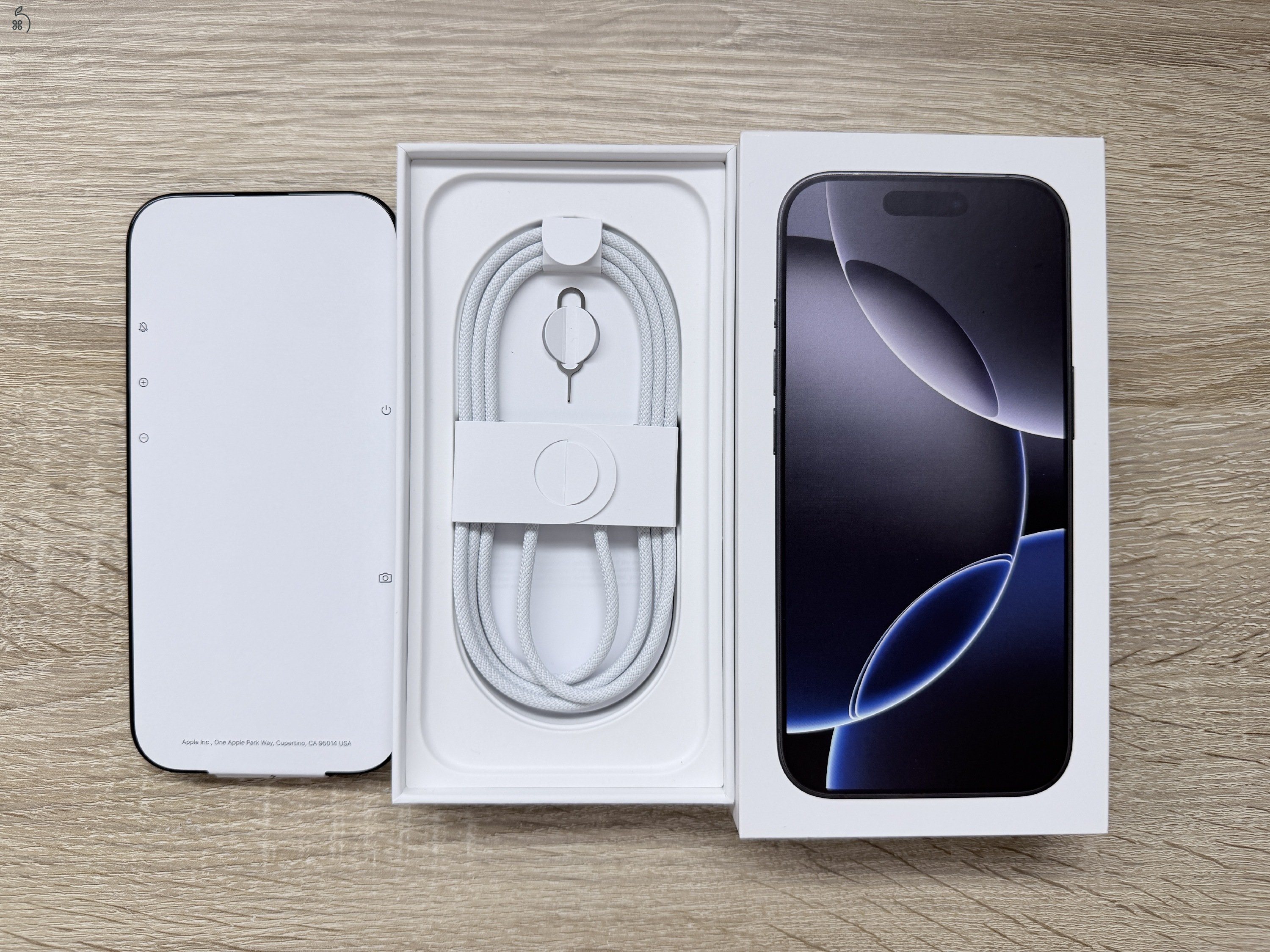 Újszerű, garanciális iPhone 16 Pro 128GB fekete titán mobiltelefon
