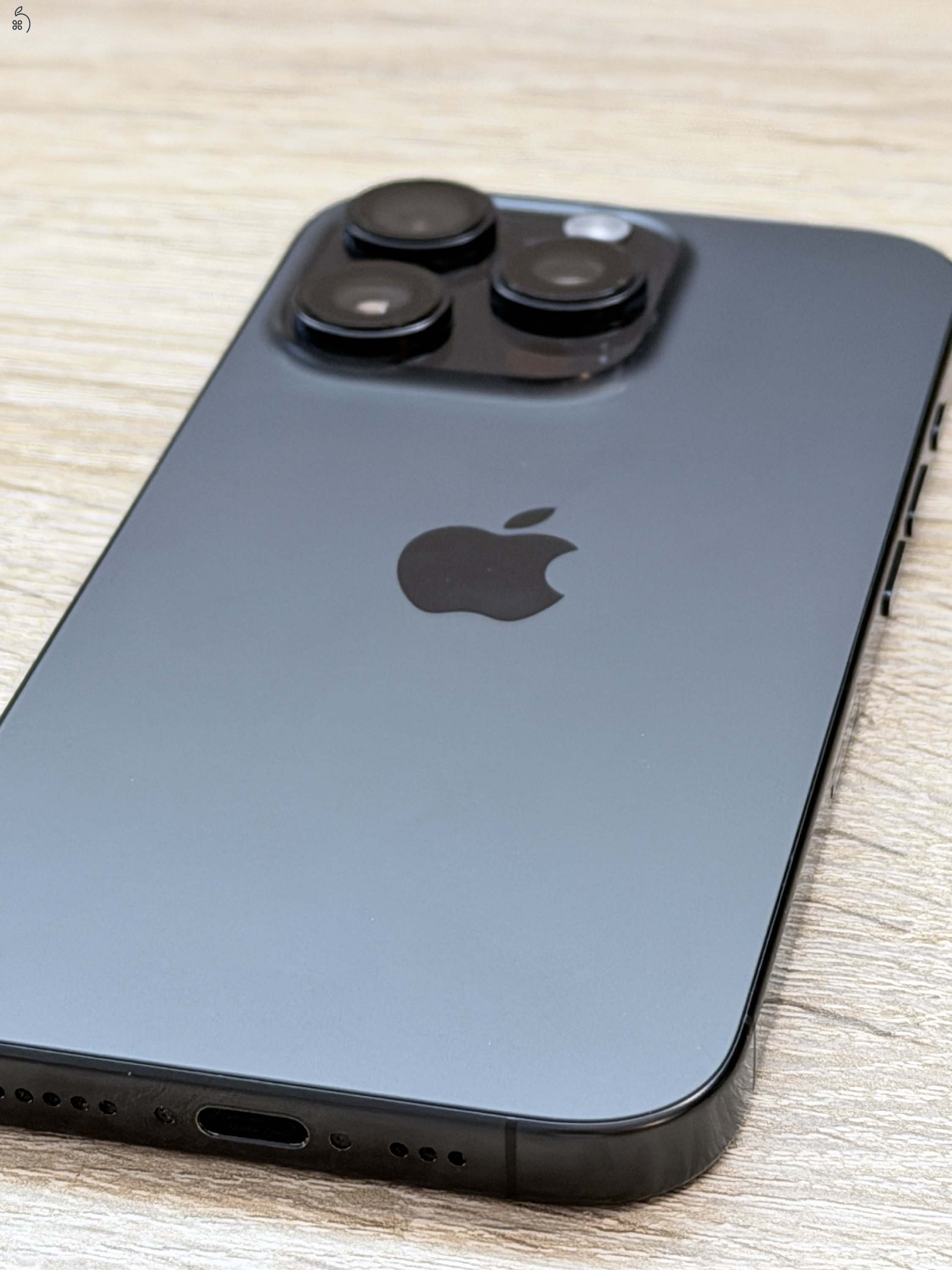 Újszerű, garanciális iPhone 16 Pro 128GB fekete titán mobiltelefon