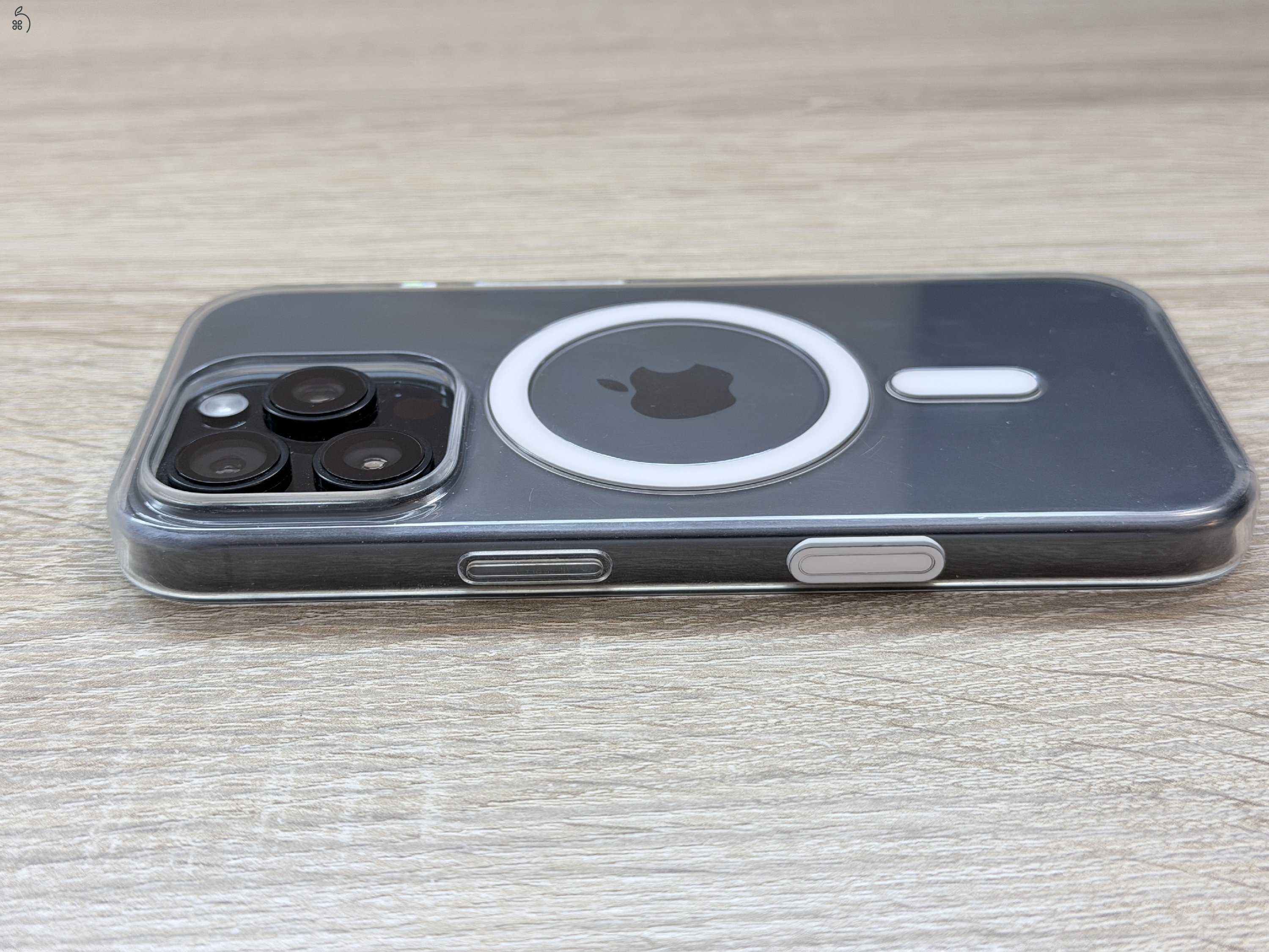 Eredeti iPhone 16 Pro MagSafe áttetsző telefontok