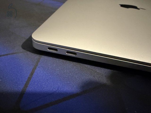 Apple MacBook Air M1 MGN93MG/A Silver (13″ 2020, M1, 8GB, 256GB)