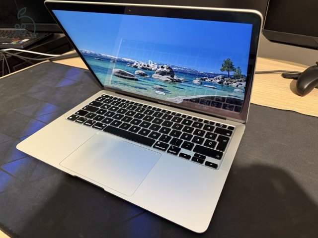 Apple MacBook Air M1 MGN93MG/A Silver (13″ 2020, M1, 8GB, 256GB)