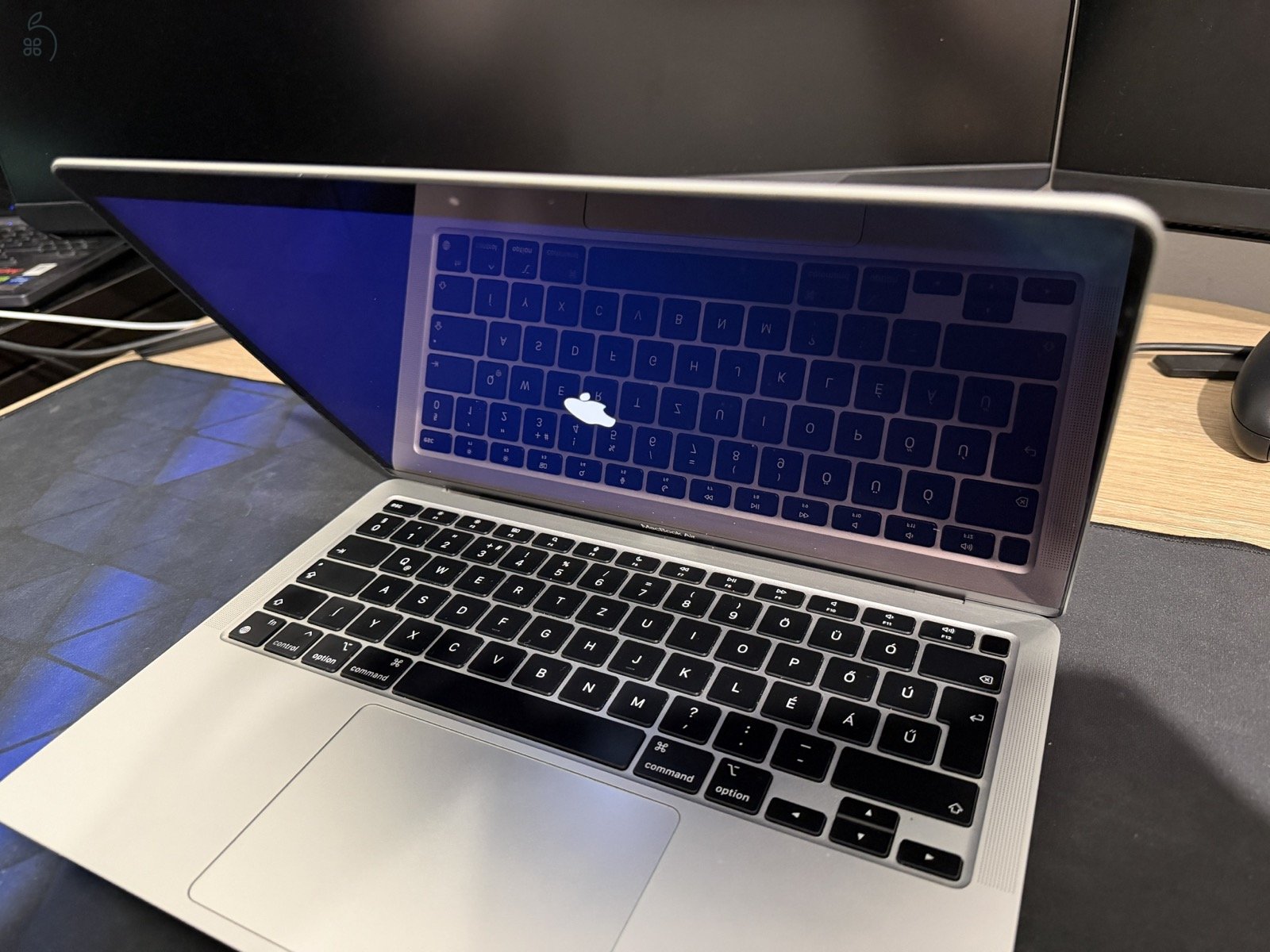 Apple MacBook Air M1 MGN93MG/A Silver (13″ 2020, M1, 8GB, 256GB)