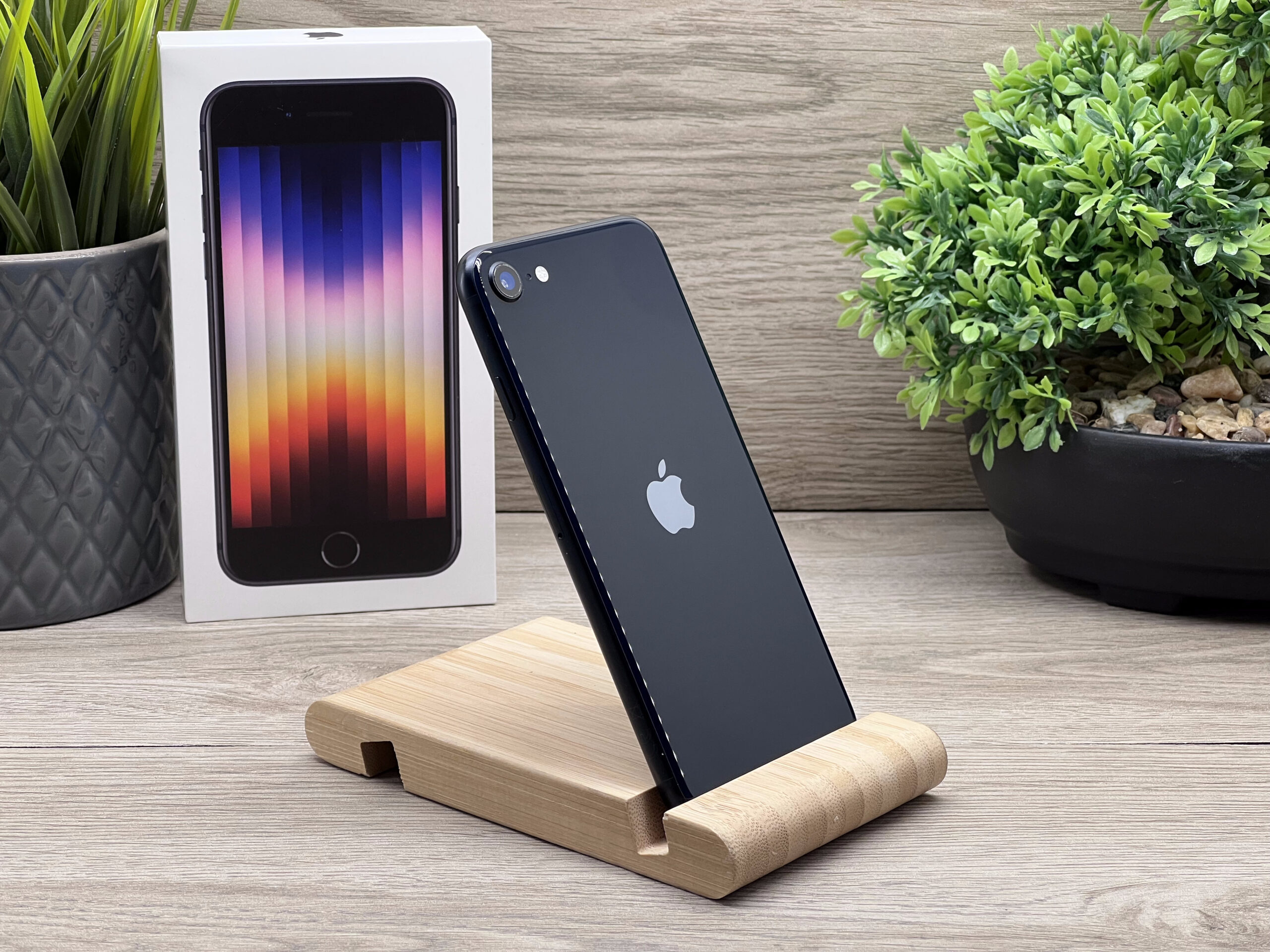 iPhone SE 2022 Midnight 128GB 2 ÉV Garanciával