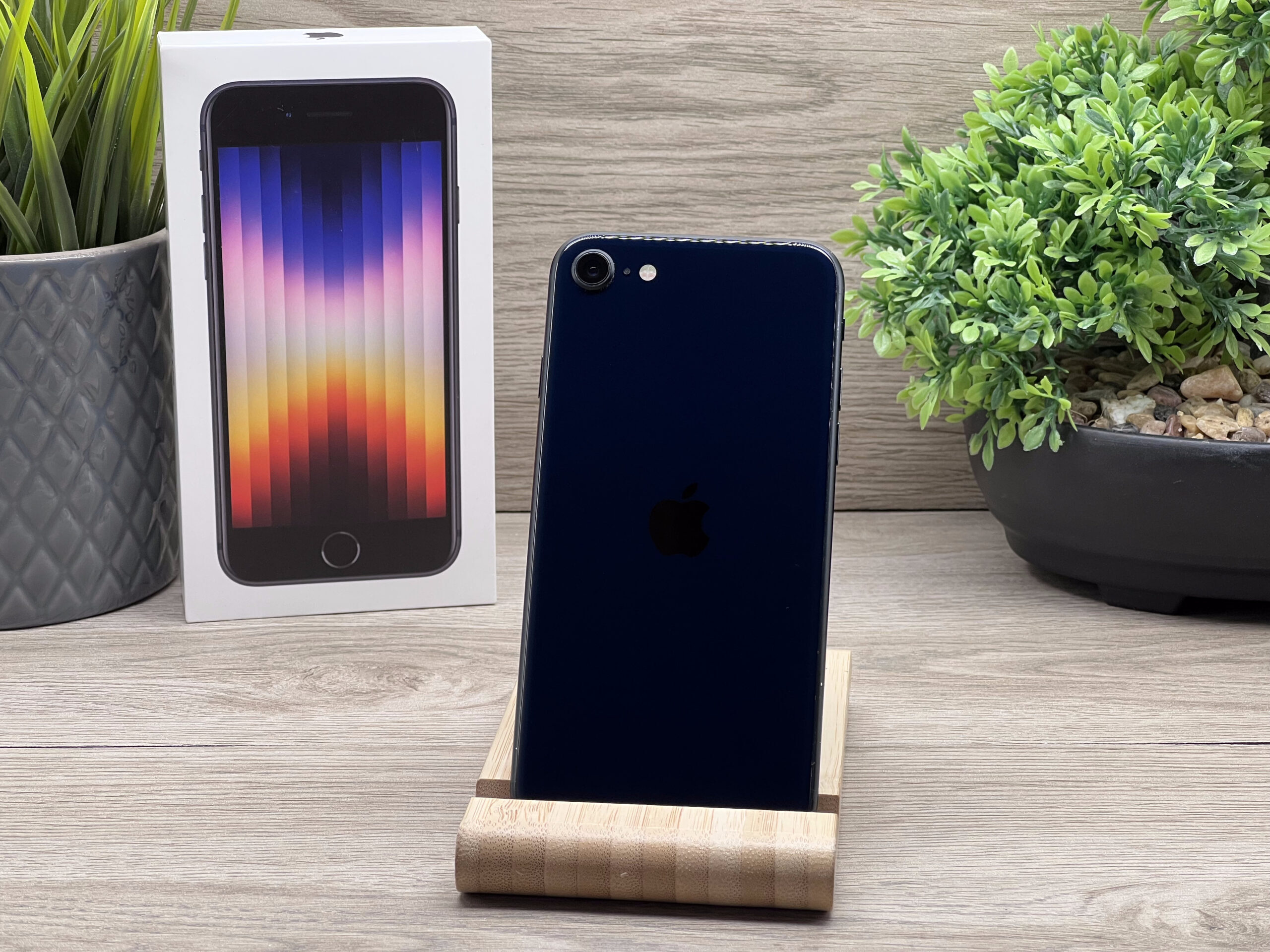 iPhone SE 2022 Midnight 128GB 2 ÉV Garanciával