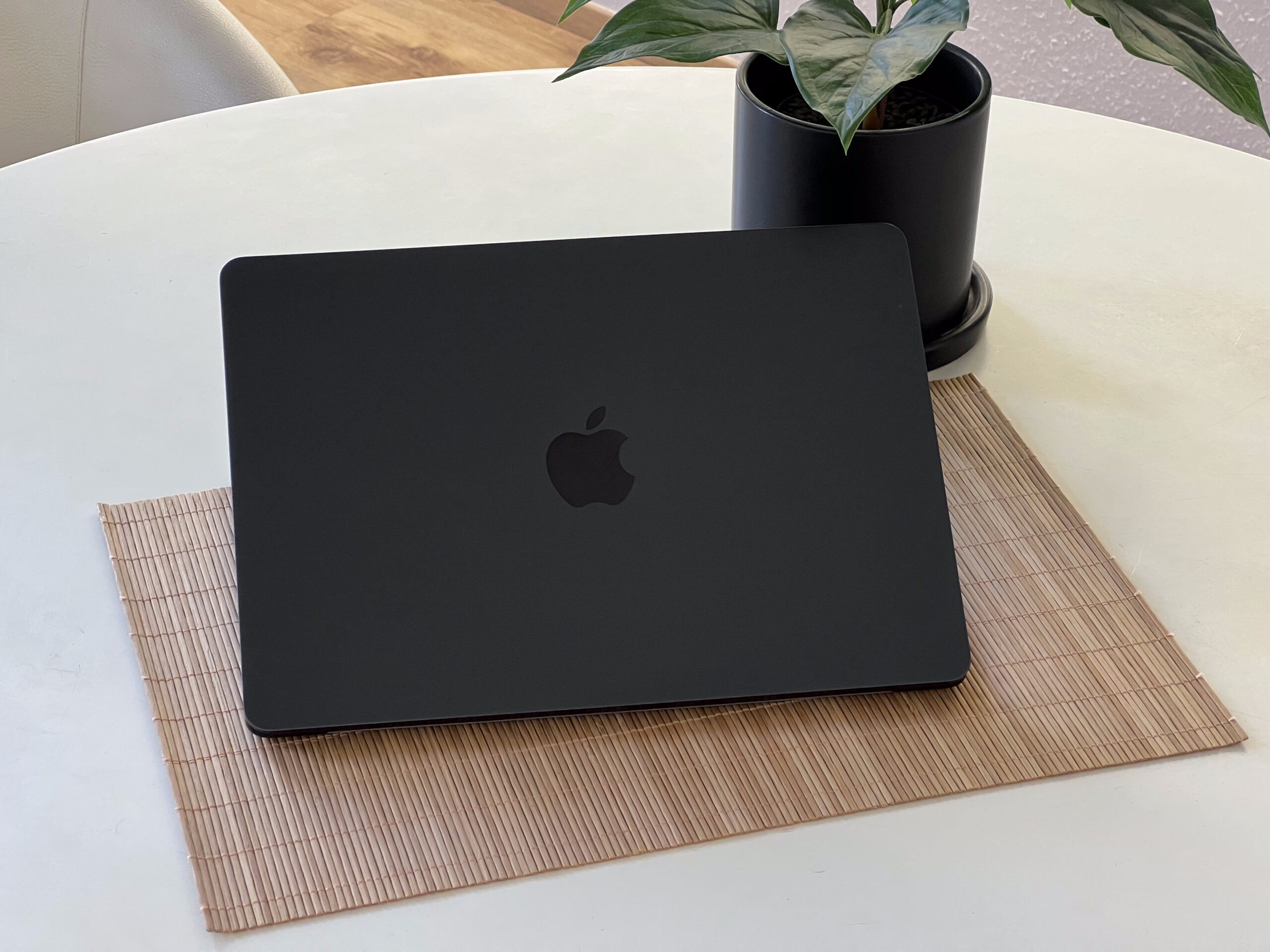 Hibátlan MacBook Air 2022 M2 Midnight 13” 256GB 8GB 2 ÉV Garanciával 96%