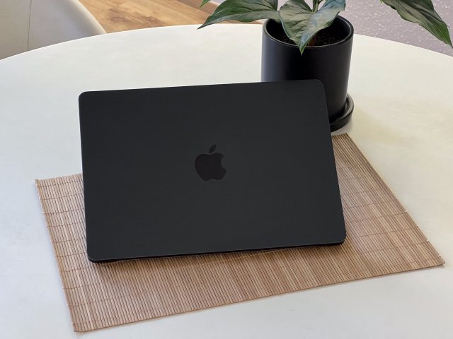Hibátlan MacBook Air 2022 M2 Midnight 13” 256GB 8GB 2 ÉV Garanciával 96%