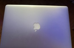 Macbook pro 2015 15 inch i7/16GB/512GB/R9 M370X