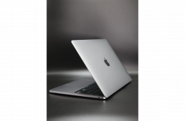Apple MacBook Pro 13″ 2022 M2 256 GB Space Gray 96% akku - 12 HÓ GARANCIA