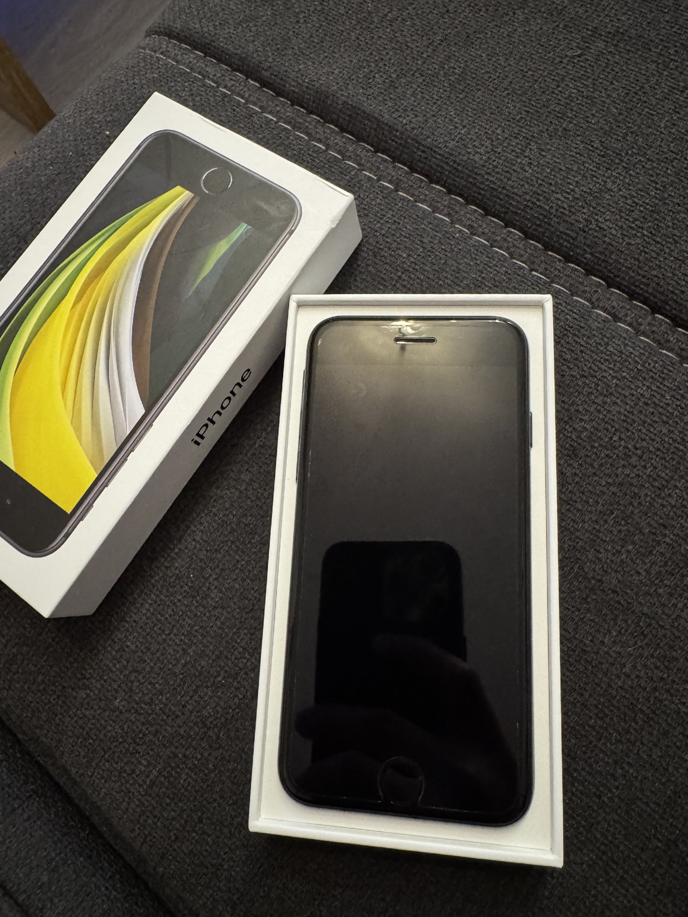 iPhone SE 2023 