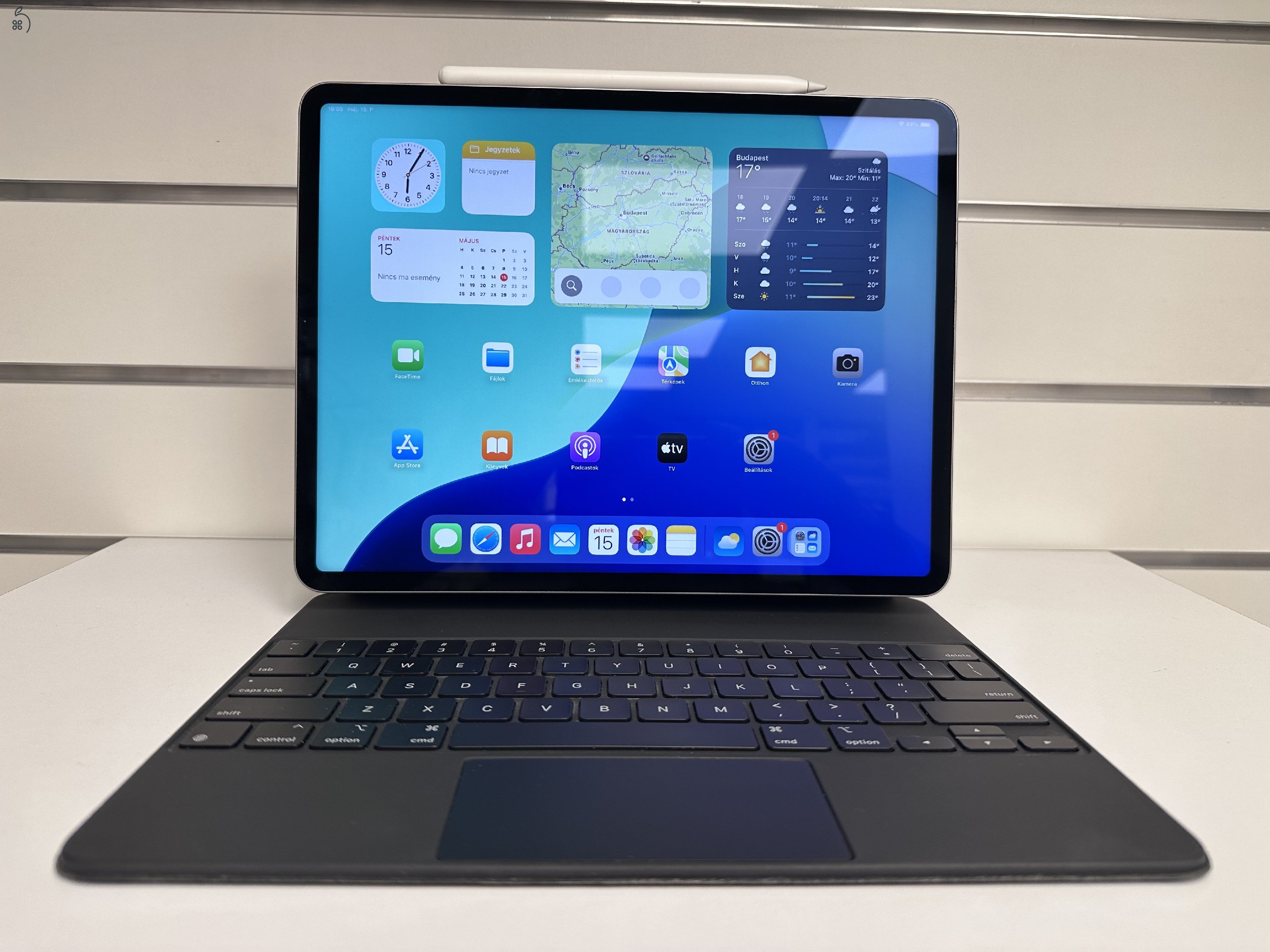 Üzletből, garanciával,  iPad Pro M2 12,9” 128GB Wifi+ Pencil+ magic  keyboard,  kitűnő állapotban