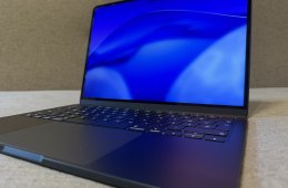 Apple MacBook Air M3 13,6