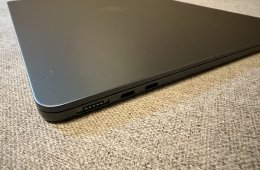 Apple MacBook Air M3 13,6