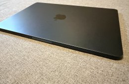 Apple MacBook Air M3 13,6