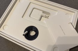 Apple MacBook Air M3 13,6