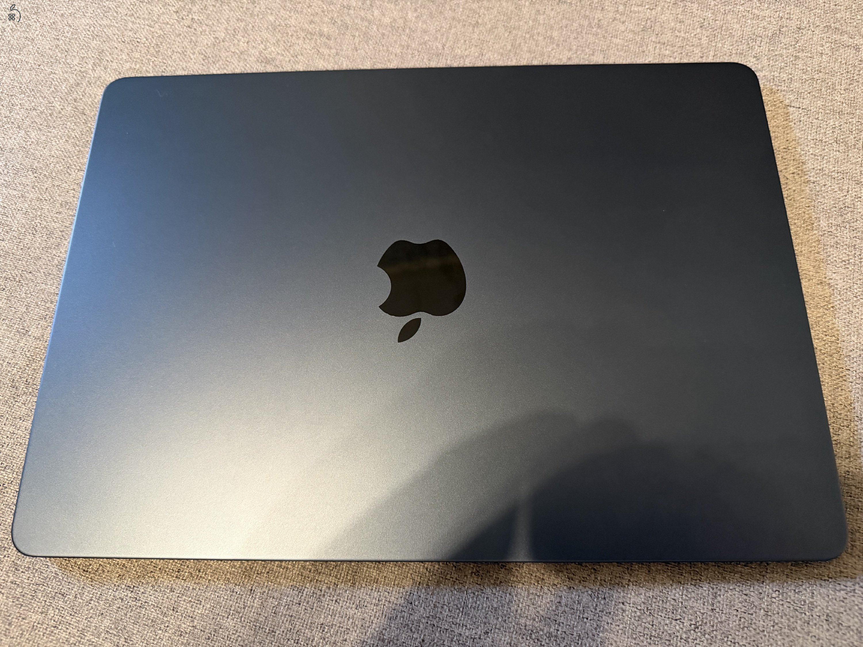 Apple MacBook Air M3 13,6