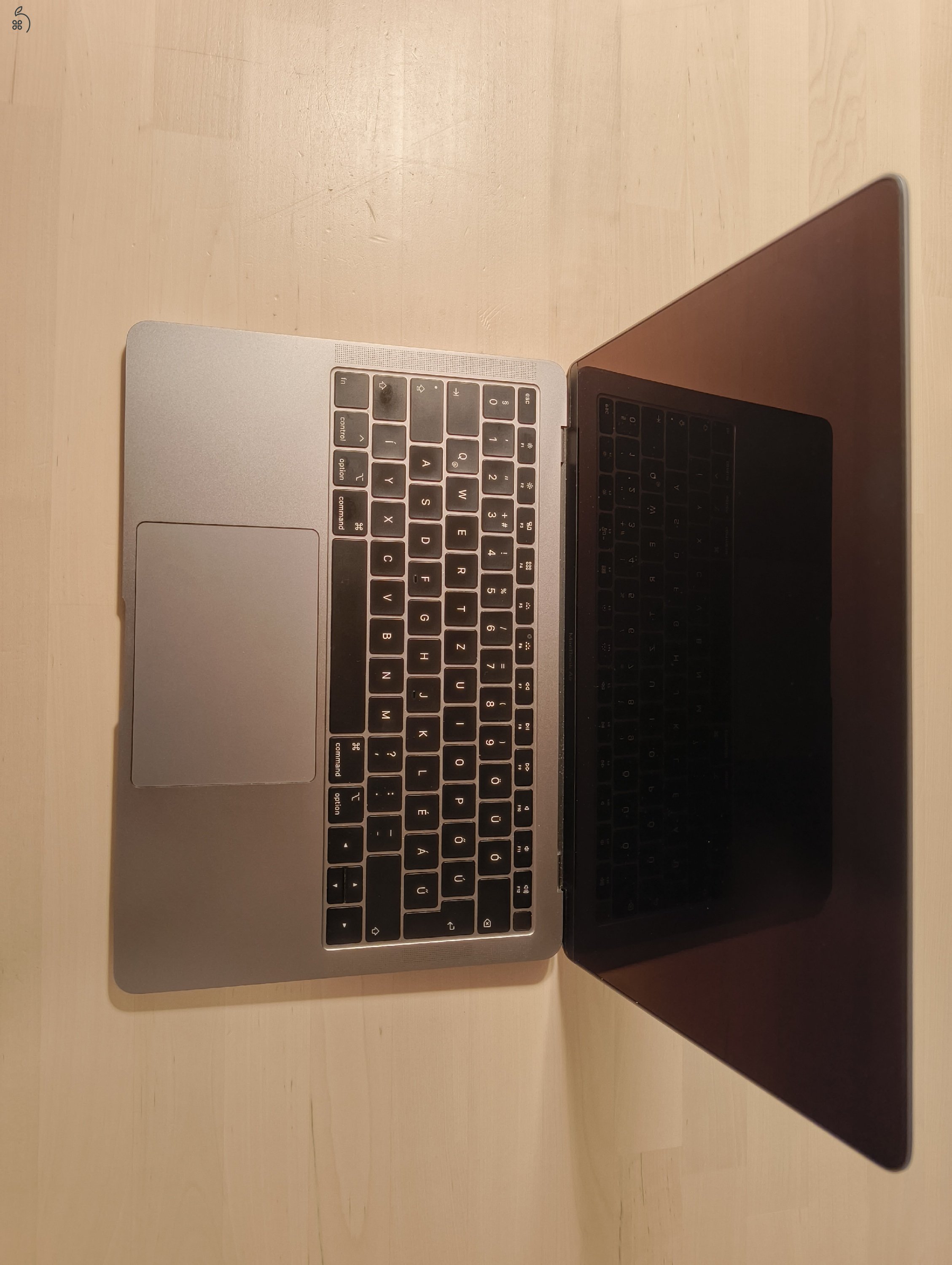 Macbook Air 2019, hibás képernyő