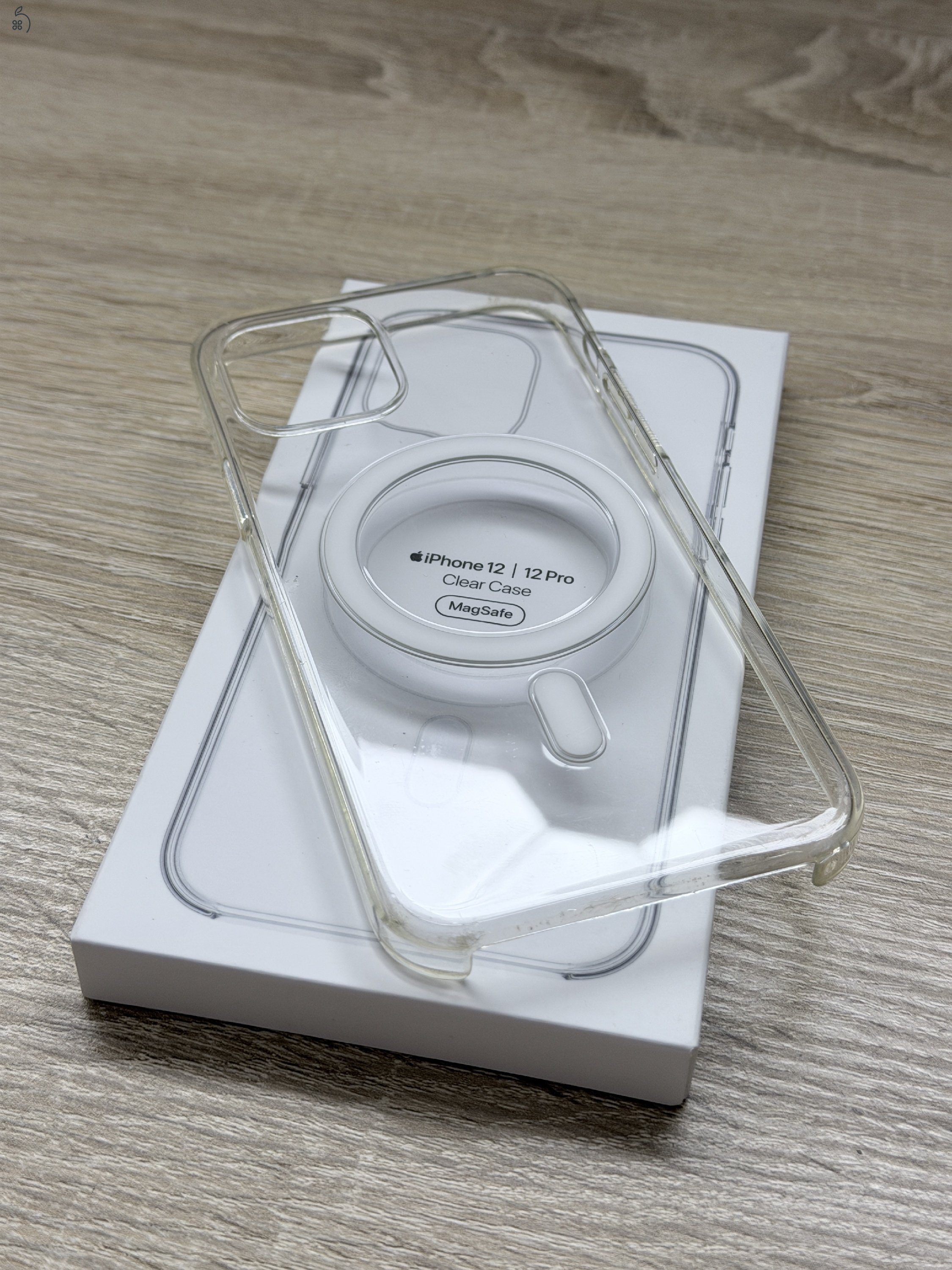 Apple iPhone 12 és 12 Pro MagSafe áttetsző tok