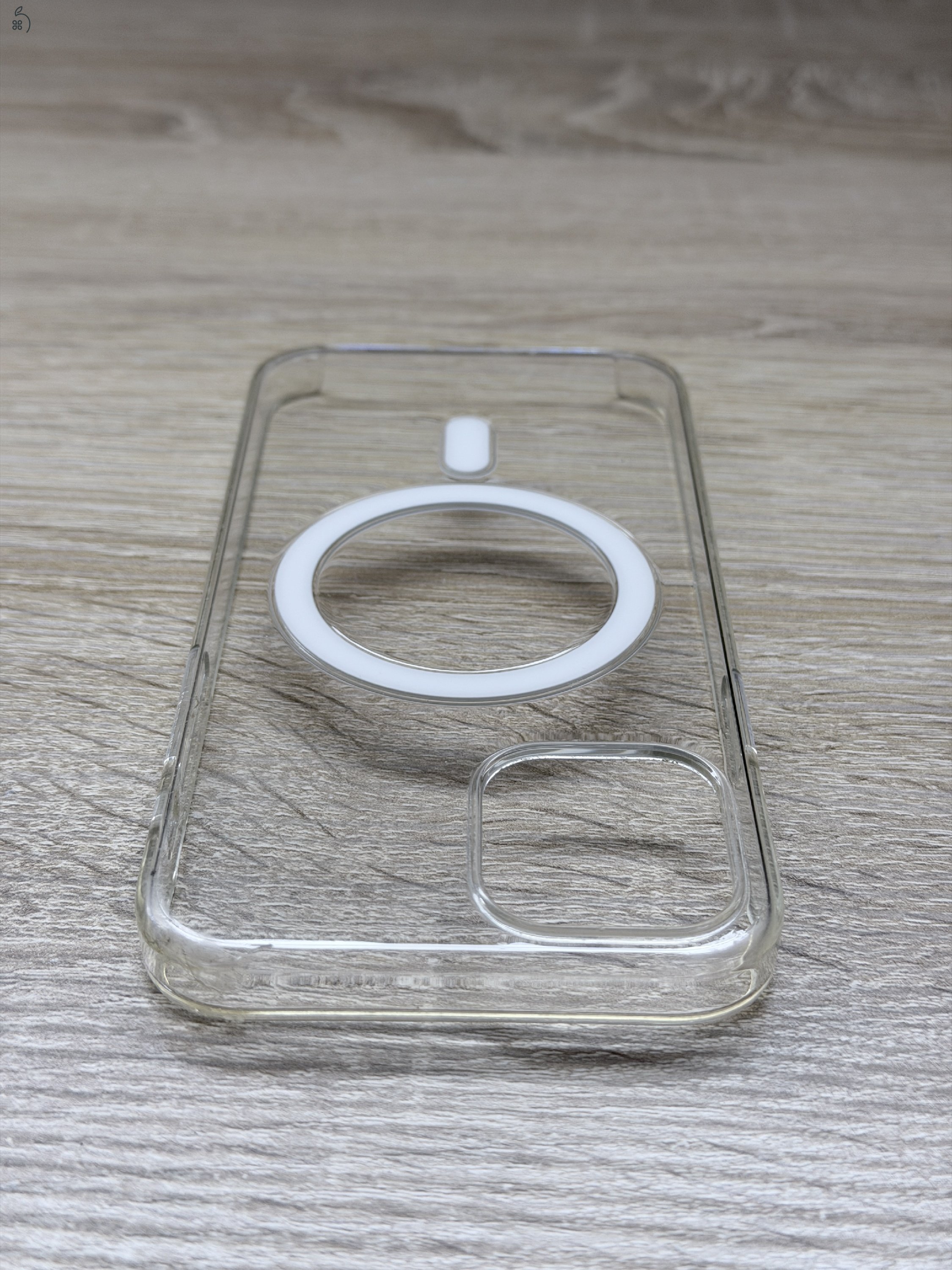 Apple iPhone 12 és 12 Pro MagSafe áttetsző tok