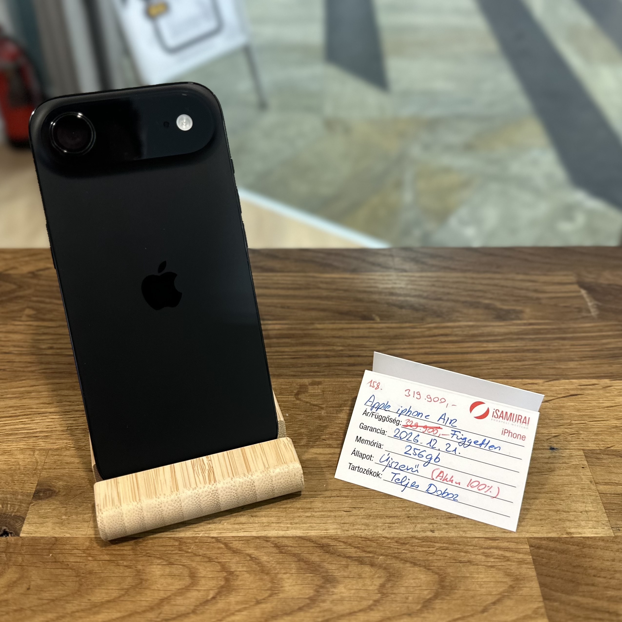 Apple iPhone Air - 256 GB - Fekete - 100% akku (158.)