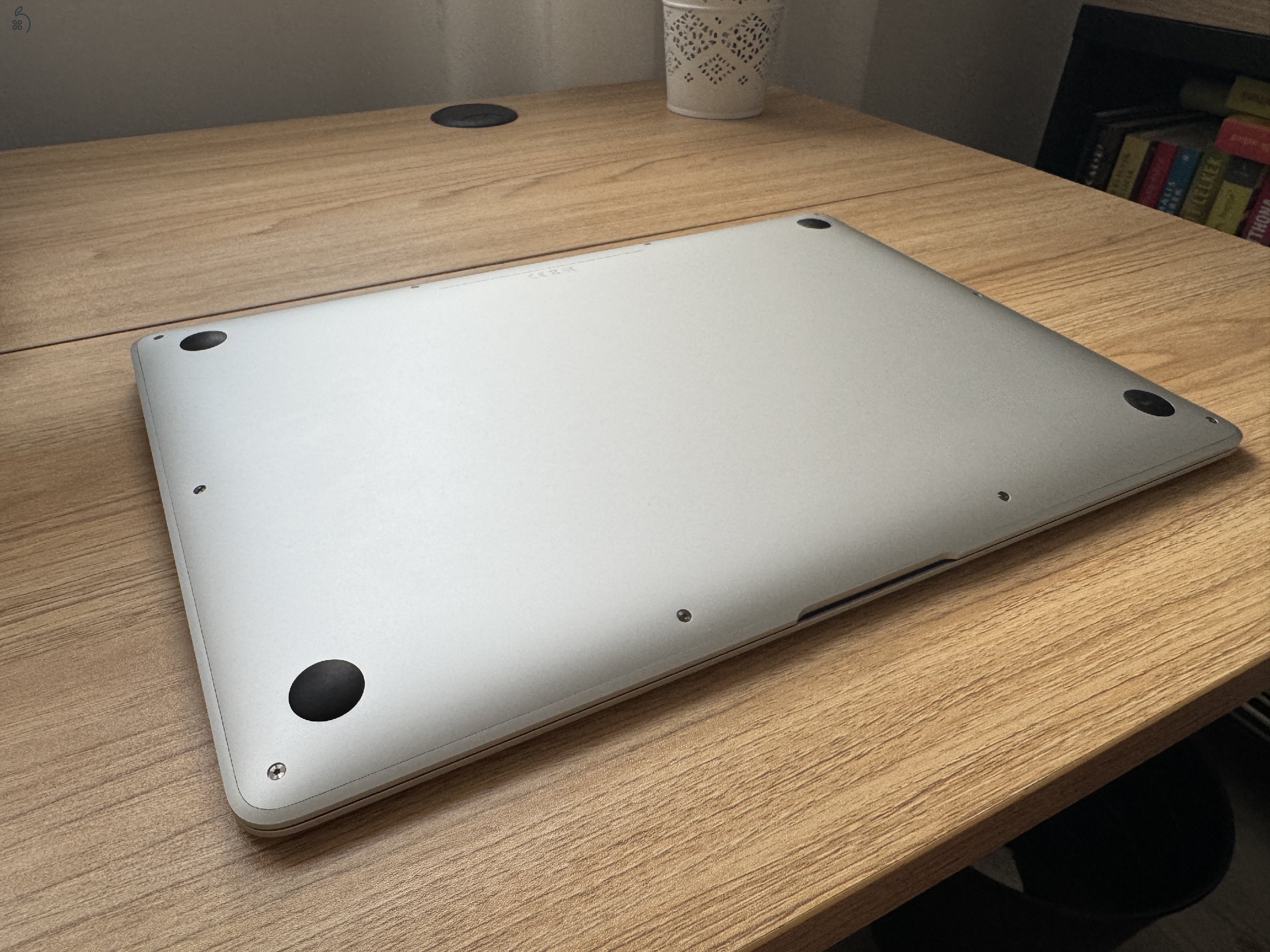 Apple MacBook Air 13 (2020) M1 8GB/256GB – újszerű, szép állapot – 91% akku (204 ciklus)