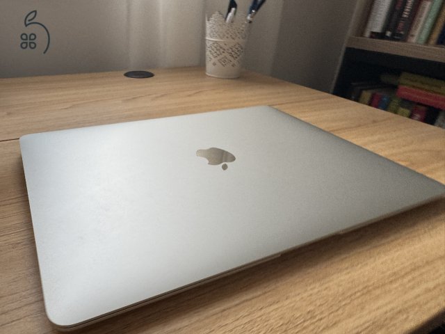 Apple MacBook Air 13 (2020) M1 8GB/256GB – újszerű, szép állapot – 91% akku (204 ciklus)
