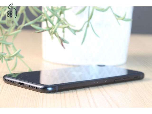  iPhone SE 2022 64GB Midnight C+ US-8043