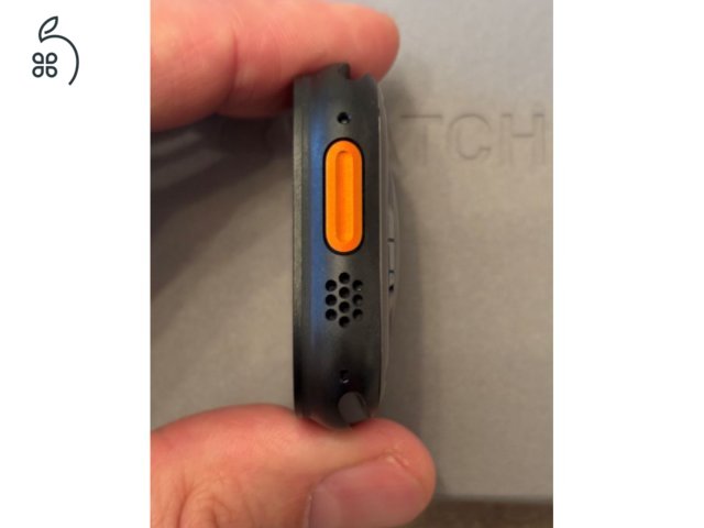 Apple Watch Ultra 2 sok kiegészítővel - 100% akku