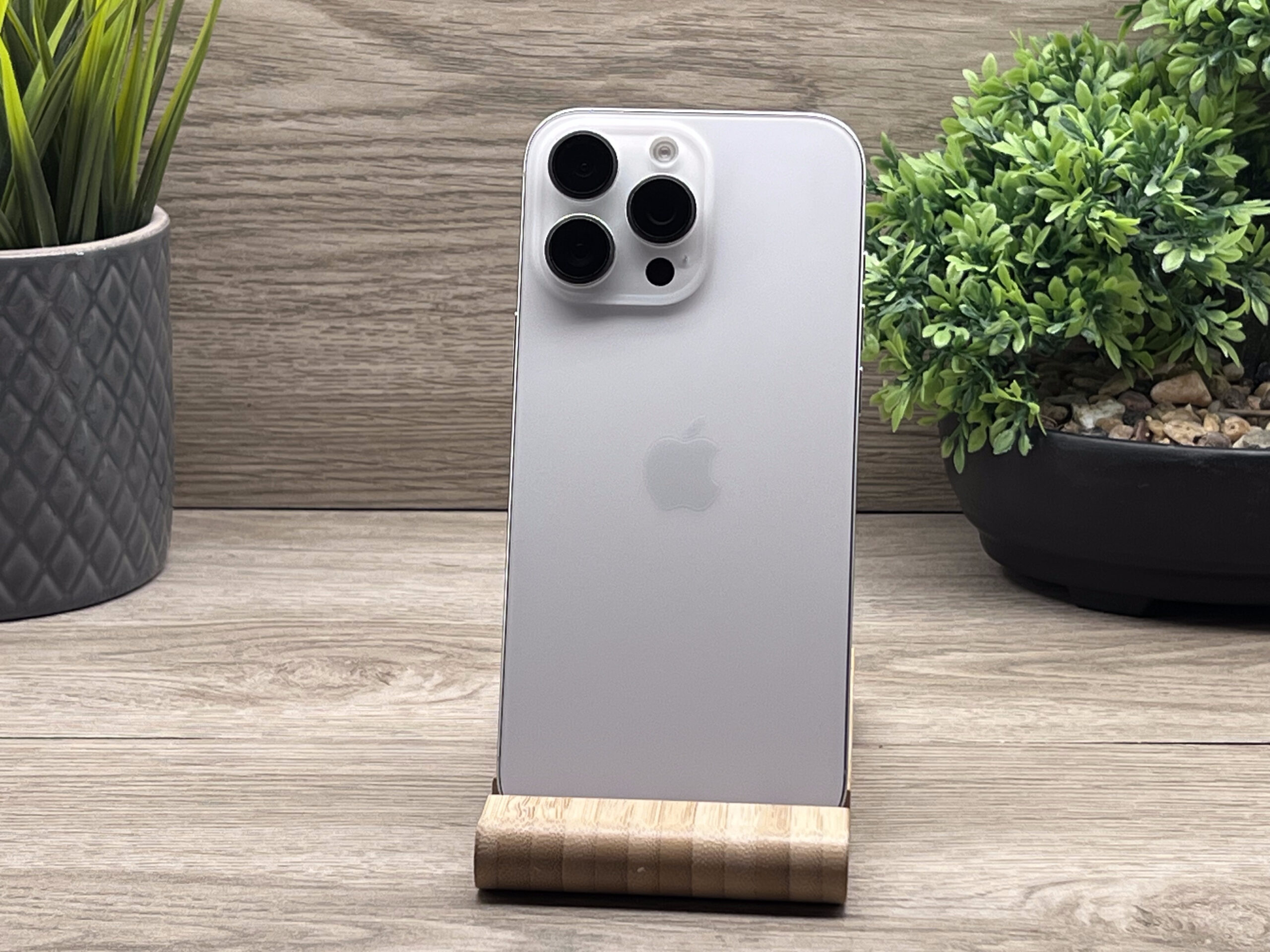 Hibátlan iPhone 16 Pro Max White Titanium 256GB 2 ÉV Garanciával 93%