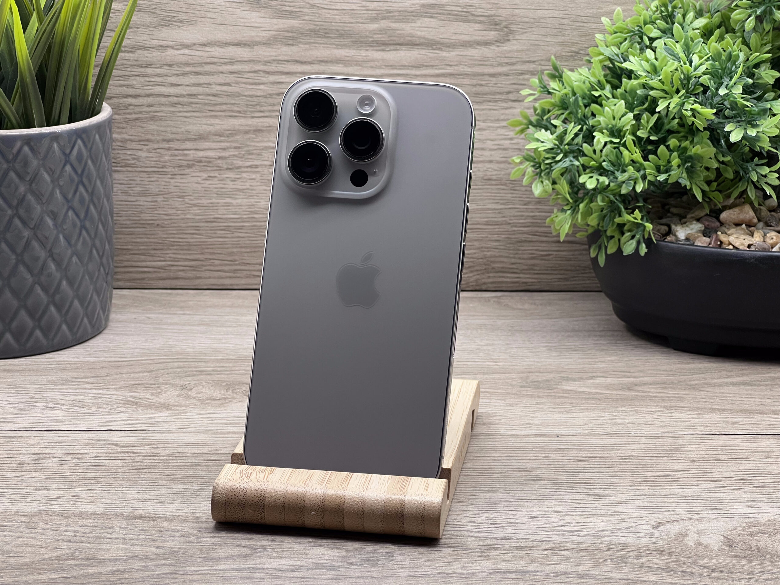 Hibátlan iPhone 16 Pro Natural titanium 256GB 2 ÉV Garanciával 91%